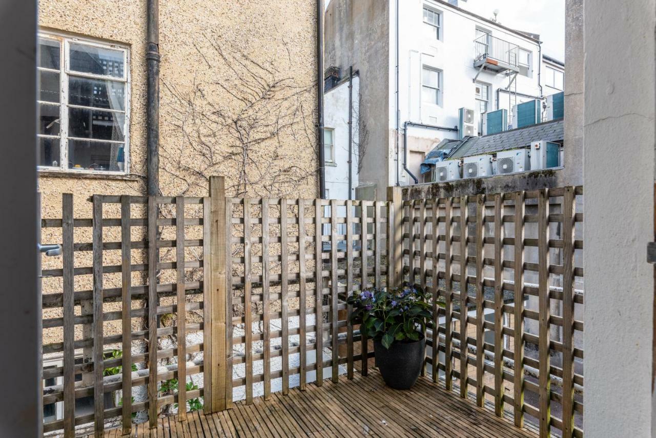Apartamento Birch At Ship St Gardens Brighton Exterior foto